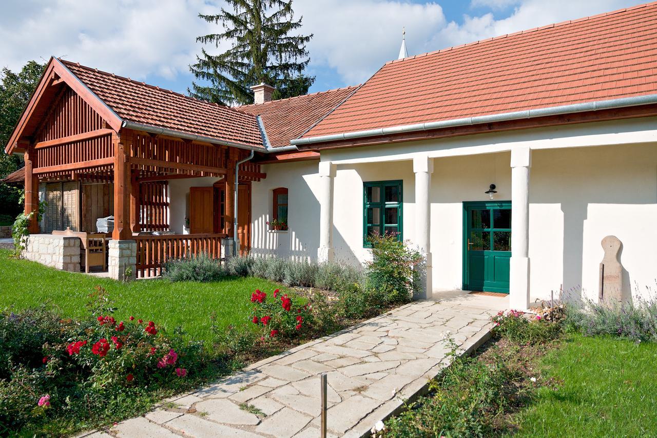 Barta Pince Vendeghaz Mad Hotel Exterior photo